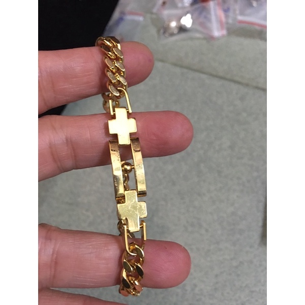 Lăc tay kiểu vàng ươm  si tuyển Nhật