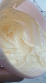 Kem dưỡng trắng da body Pilla 
