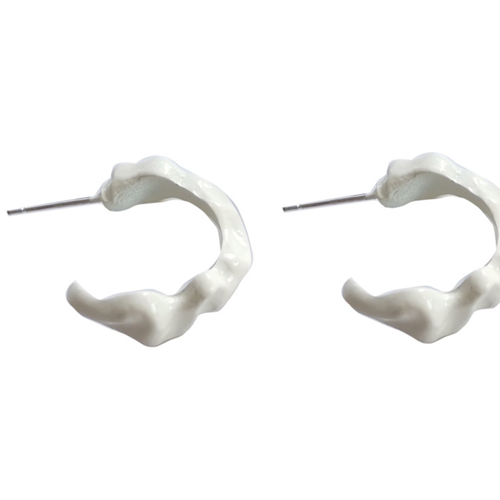 1 đôi bông tai ngắn hình chữ C màu sắc đơn giản cá tính