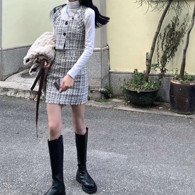 Set chân váy chữ A lưng cao và áo vest caro phong cách Hàn Quốc cho nữ