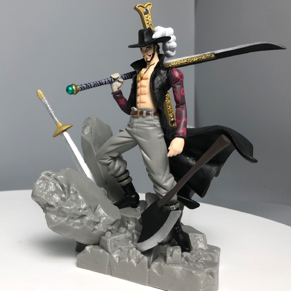Mô Hình Nhân Vật Mắt Diều Hâu Cao 16cm - Figure Mô Hình Anime One Piece nhân vật Dracule Mihawk Đẹp Giá Rẻ TOys