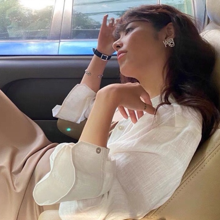 Khuyên tai chữ Wang đá sang chảnh WANG283