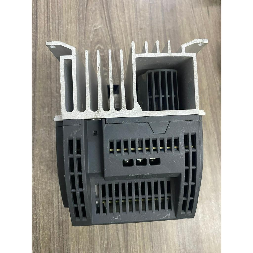 Biến tần SIEMENS  V20  nguồn 380VAC công suất 3.7kW tháo máy