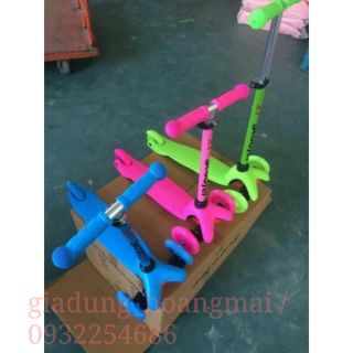 Xe trượt scooter 3 bánh phát sáng tam giác
