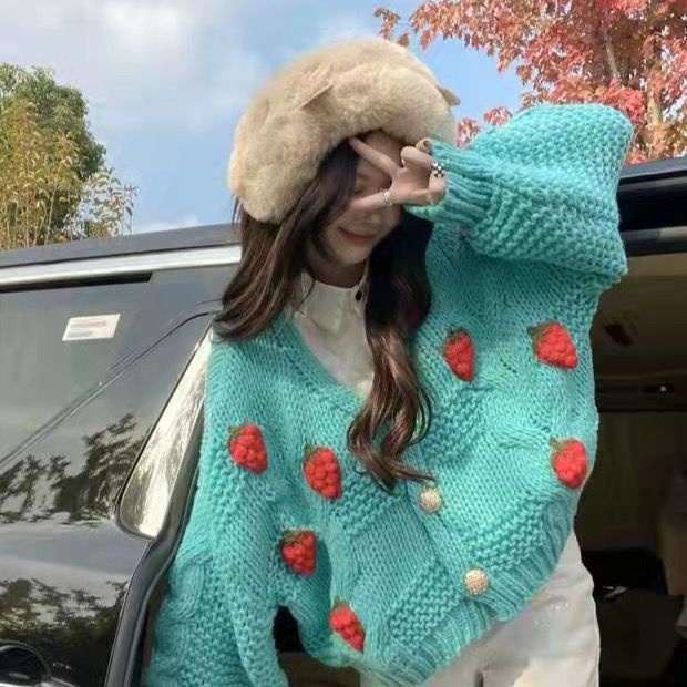 Strawberry gentle sweet knitted sweater cardigan coat thickened in autumn and winter 2021 new style long-sleeved blouse