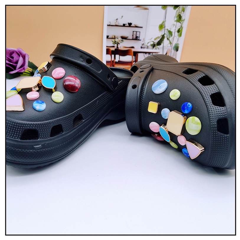 Bộ Phụ Kiện Làm Giày Crocs Bằng Acrylic Có Khóa Tháo Rời Được DIY Mới Cho Nữ