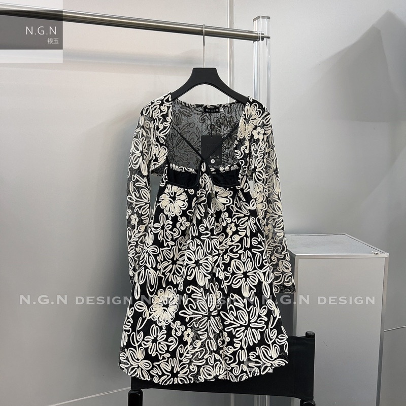 Sét váy ren hoa 2 chi tiết