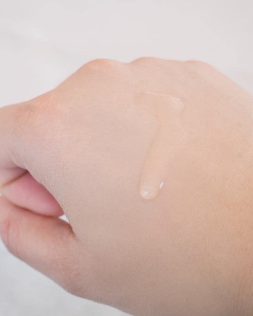 Tinh chất dưỡng ẩm chống lão hoá Hanskin Real Complexion Hyaluron Skin Essence 300ml | BigBuy360 - bigbuy360.vn