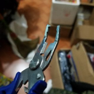 Kìm gỡ cá đa năng
