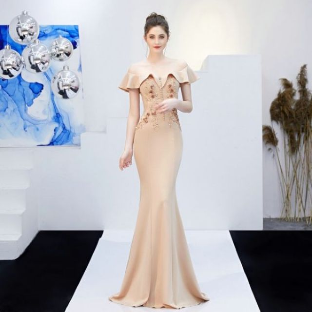 ĐẦM DẠ HỘI TRỄ VAI KẾT HOA CỰC SANG