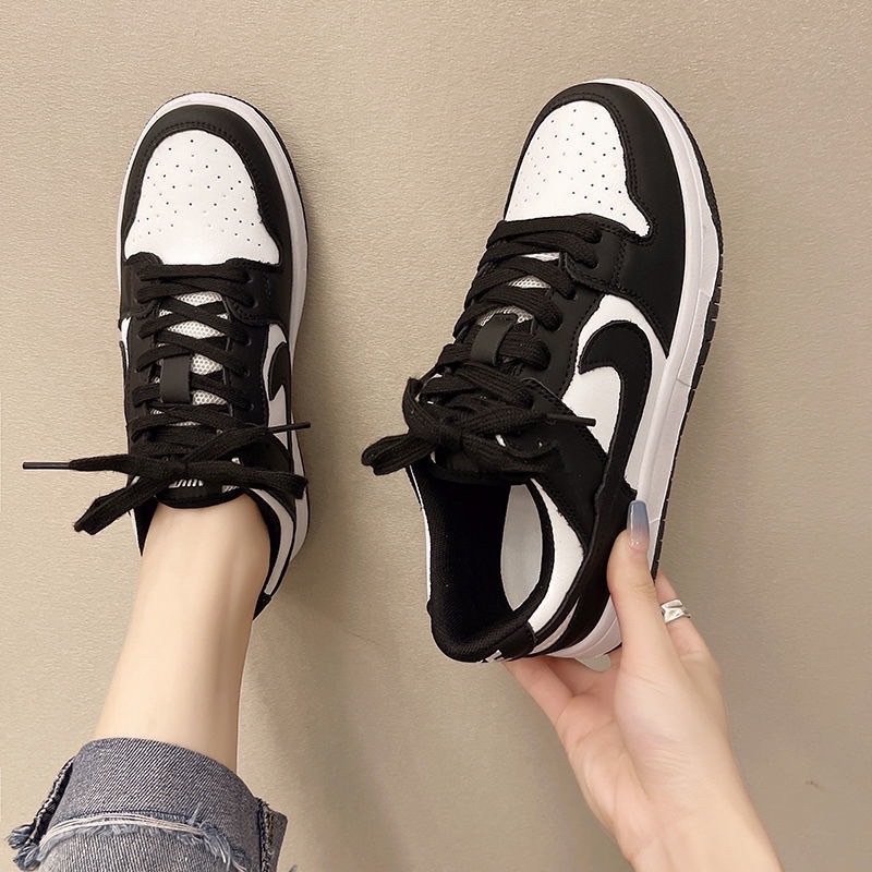 Giày jordan cổ ngắn 1 màu đen trắng form nữ