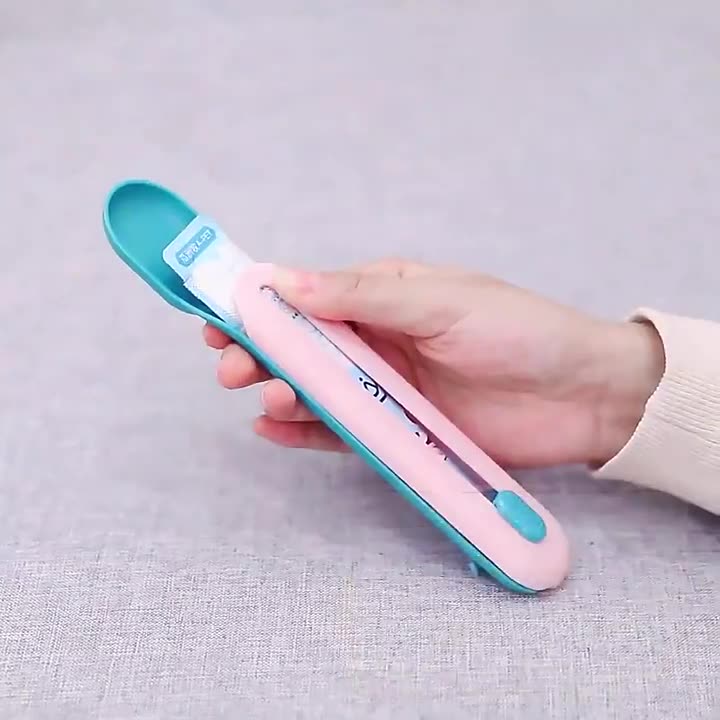 Kẹp nặng pate cho chó mèo