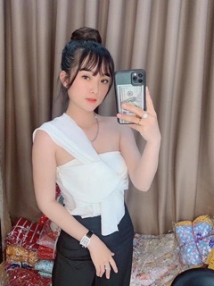Áo lệch vai xoắn nơ