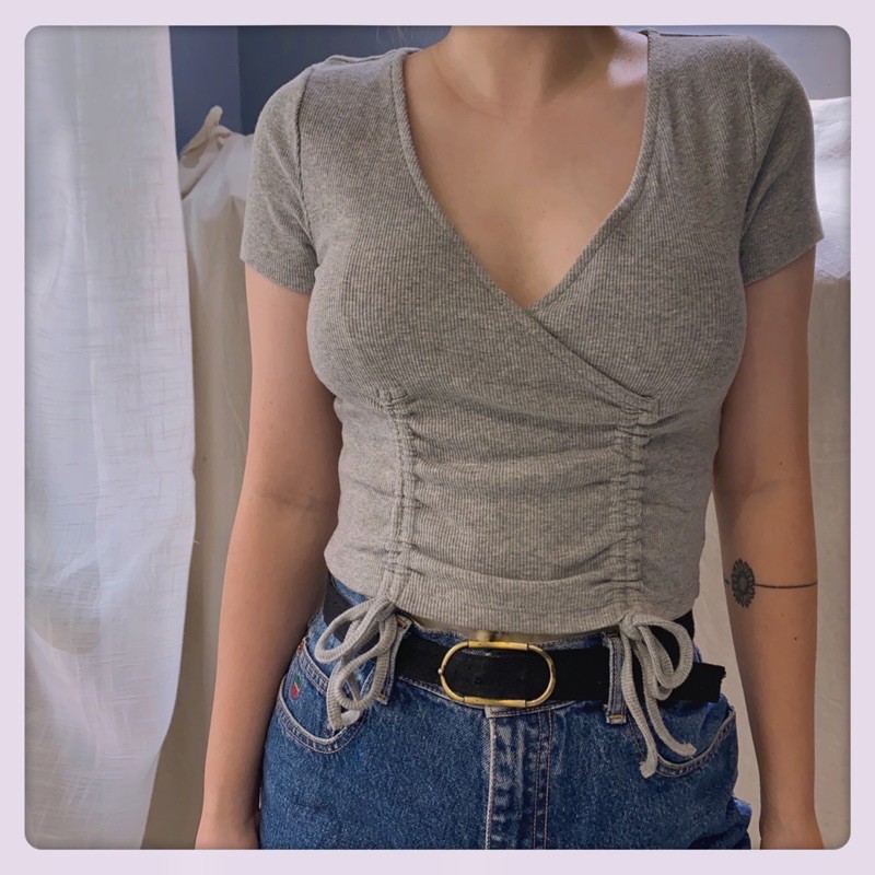 - Áo phông rút eo