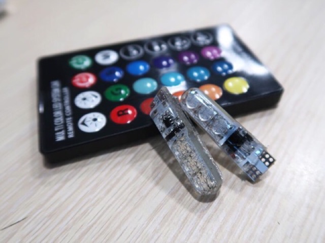 Đèn led demi xi nhan đổi màu có remote và 2 bóng