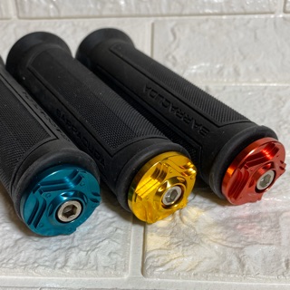 bao tay baracuda và cặp gù lốc xoáy