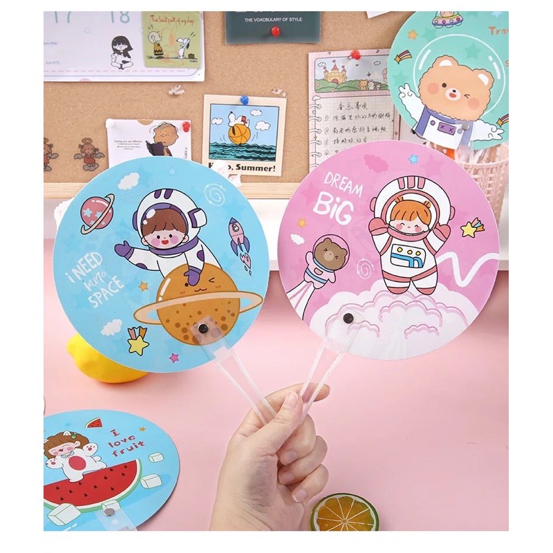 Quạt Mini Cầm Tay Hình Tròn Nhiều Mẫu Xinh Xắn - Mẫu Mới Hot 2021 | BigBuy360 - bigbuy360.vn