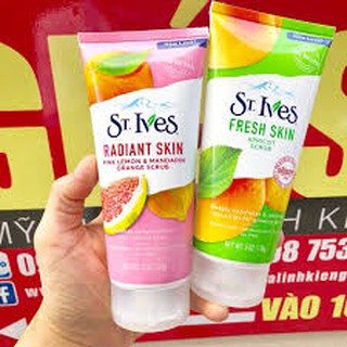 Sữa rửa mặt tẩy tế bào chết ST Ives