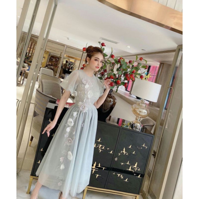 Đầm xòe tay phồng đính hoa