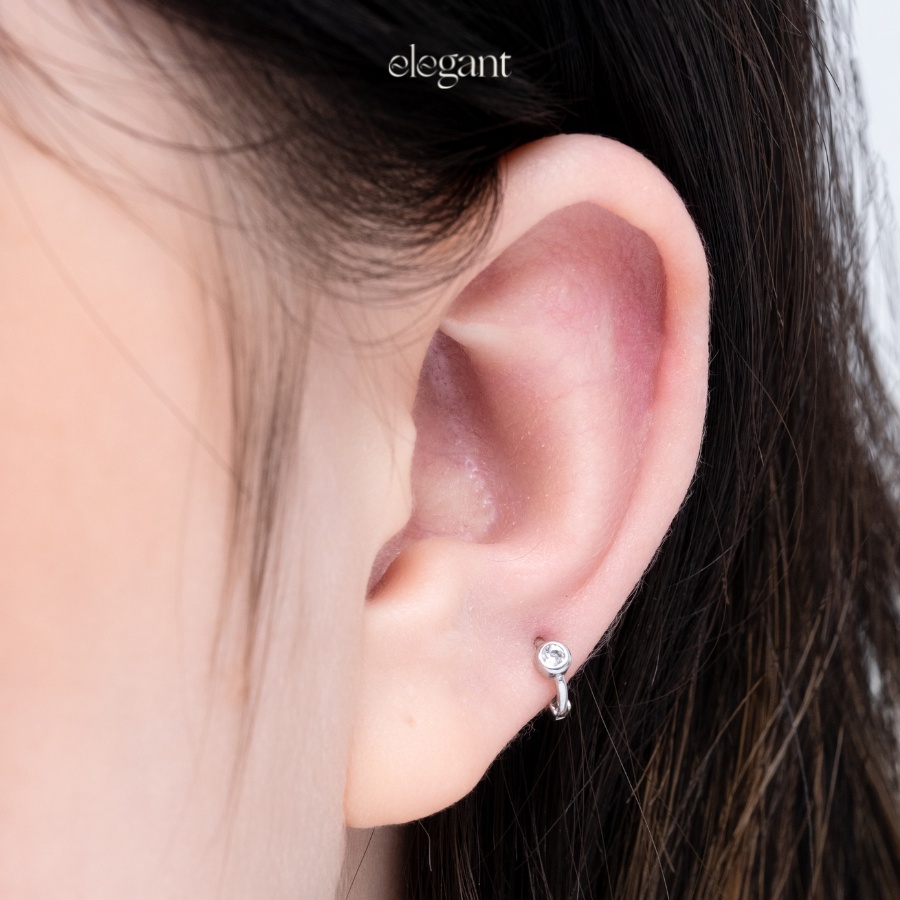 Khuyên tai vòng đá nhỏ 6mm CRYSTAL HOLE HOOP Elegant