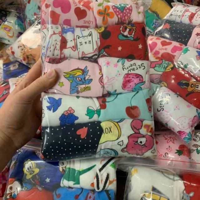 Quần chục tè dầm