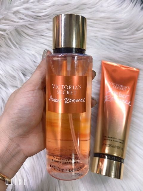 Combo Xịt thơm toàn thân 250ml + Sữa dưỡng thể 236ml VICTORIAS SECRET AMBER