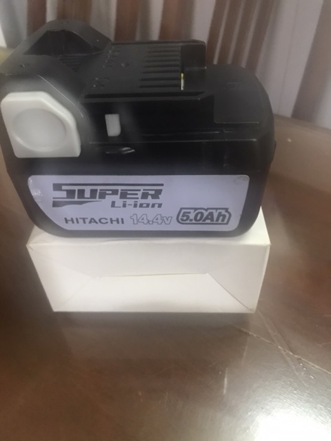 Hitachi 14,4V + sạc adapter