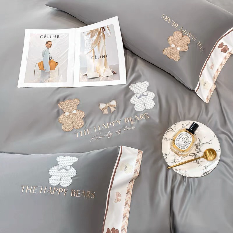 Bộ chăn ga gối phi lụa gấu đẹp, Chất phi lụa mềm thoáng mát sẵn hàng đủ kích thước, bộ gồm 4 món vỏ chăn, ga vỏ gối