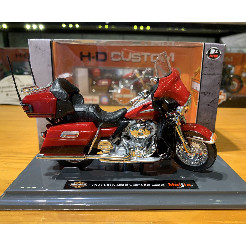 Mô hình xe HARLEY DAVIDSON FLHTK ULTRA LIMITED tỉ lệ 1:18 hãng Maisto