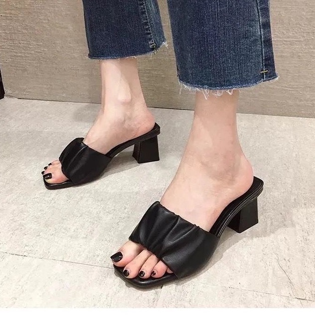 Giày Cao Gót Nữ 5P Đế Vuông Nhún 2 Màu Đen Trắng E13