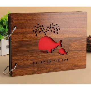 Album ảnh bìa gỗ  hình cá heo 22x16 cm