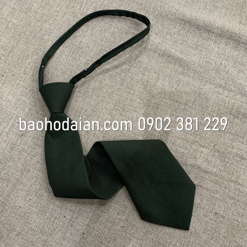 Cà vạt bảo vệ màu xanh rêu vải casme