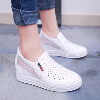Giày độn đế thần thánh
