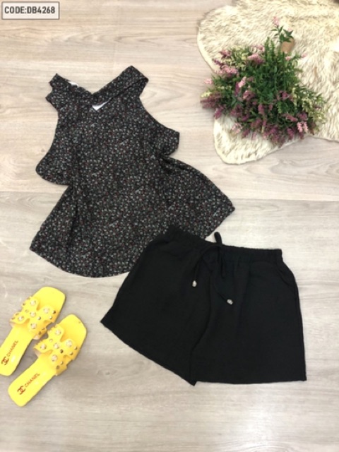 Set bộ đồ nữ cổ yếm áo voan quần đũi | BigBuy360 - bigbuy360.vn