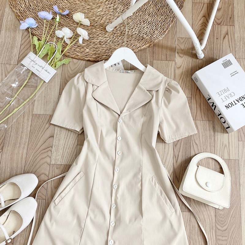 Váy cổ vest khuy cài