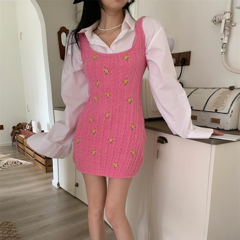 Đầm Dệt Kim Hai Dây Hoạ Tiết Hoa Thêu Thiết Kế Quyến Rũ