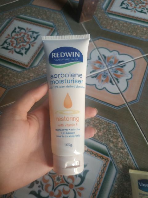Kem dưỡng đa năng Redwin Sensitive Skin Sorbolene 100g hàng chuẩn