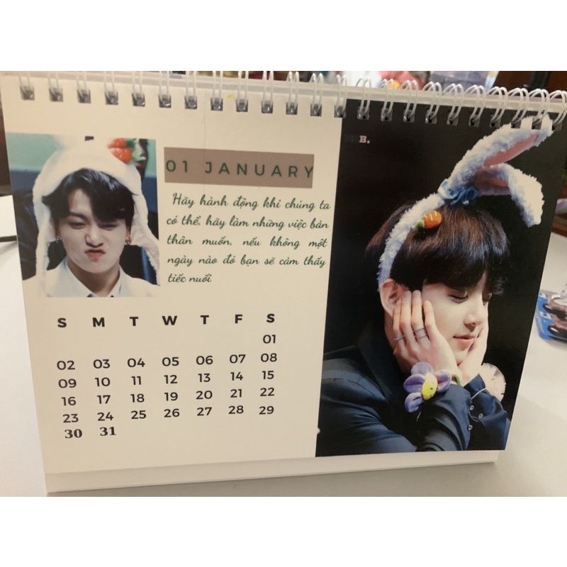 Lịch để bàn BTS 2022