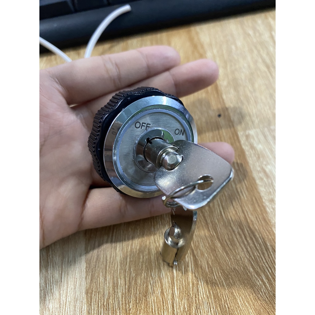 Ổ khóa thang máy