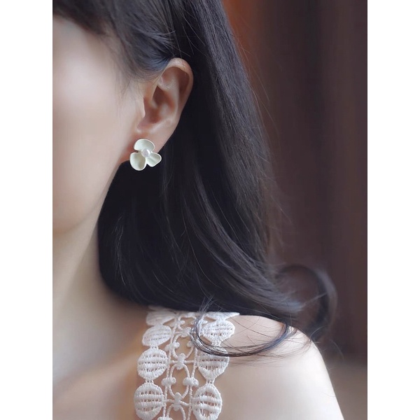 E232 Khuyên Tai Bông Tai Nữ Hoa Trắng Ba Cánh Đẹp Ring House