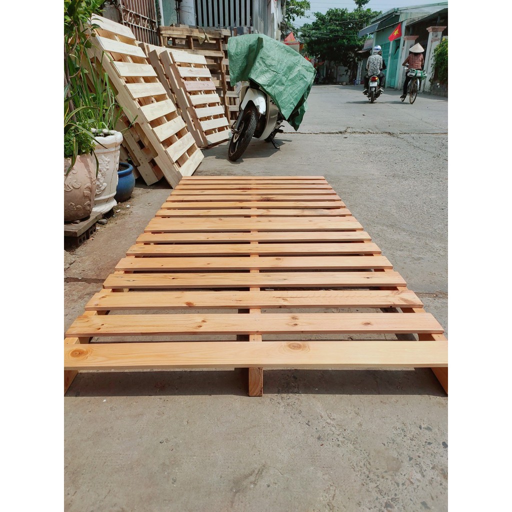 Giường pallet 1m - 1m8 Hồng phát homestay