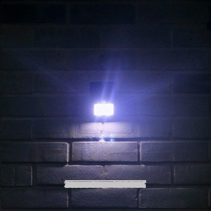 Đèn cảm biến hồng ngoại dùng năng lượng mặt trời Solar 20 LED siêu sáng