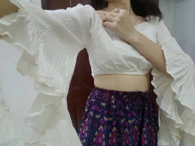 Áo croptop ôm tay xòe vải thô kem phong cách Boho
