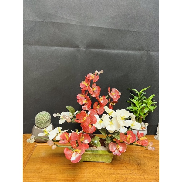 Chậu hoa mẫu đơn phong thủy chất liệu đá mã não cao cấp