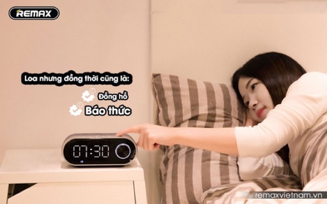 Loa Bluetooth kiêm đồng hồ báo thức Remax RB-M26. Bảo hành chính hãng 6 tháng.