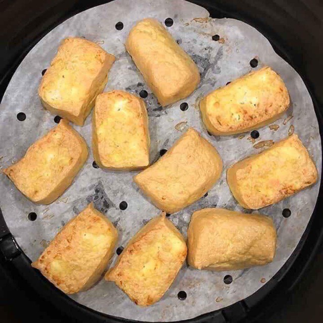 Set 100 giấy nến đục lỗ tròn thấm dầu lót nồi chống dính nồi chiên xửng hấp vệ sinh nồi dễ dàng bảo vệ sức khỏe Angola