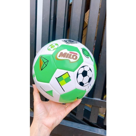 bóng da quà tặng từ kun