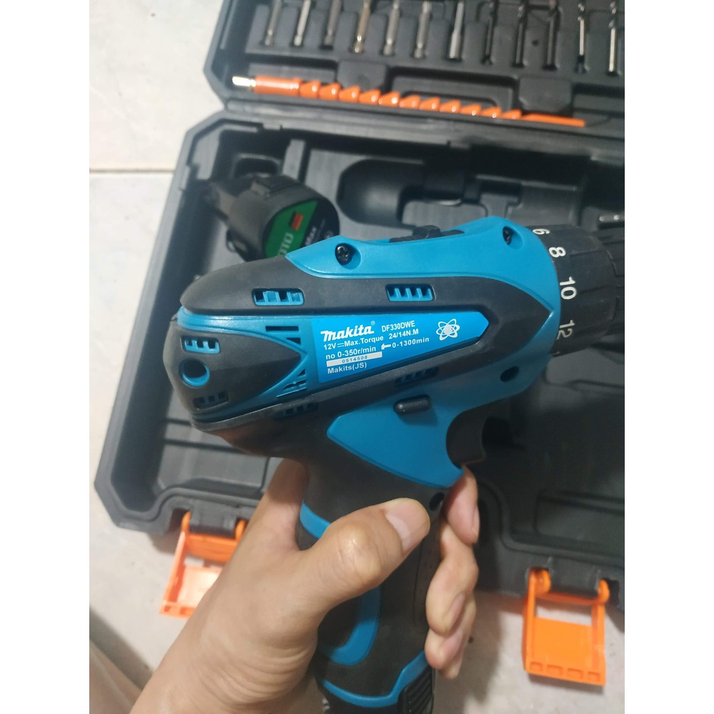Máy khoan pin makita