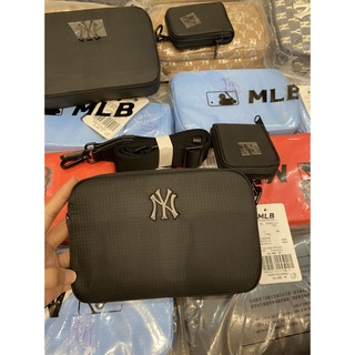 Túi đeo chéo mới của nhà MLB