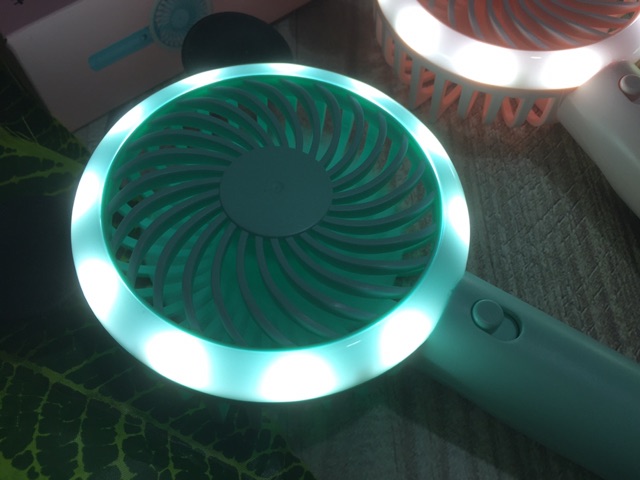 Quạt Cầm Tay Mini Funny F-666 Hình Gấu Trúc Nhiều Màu Sạc Tích Điện Chế Độ Mát Cực Mạnh Có Đèn Bắt Mắt | BigBuy360 - bigbuy360.vn